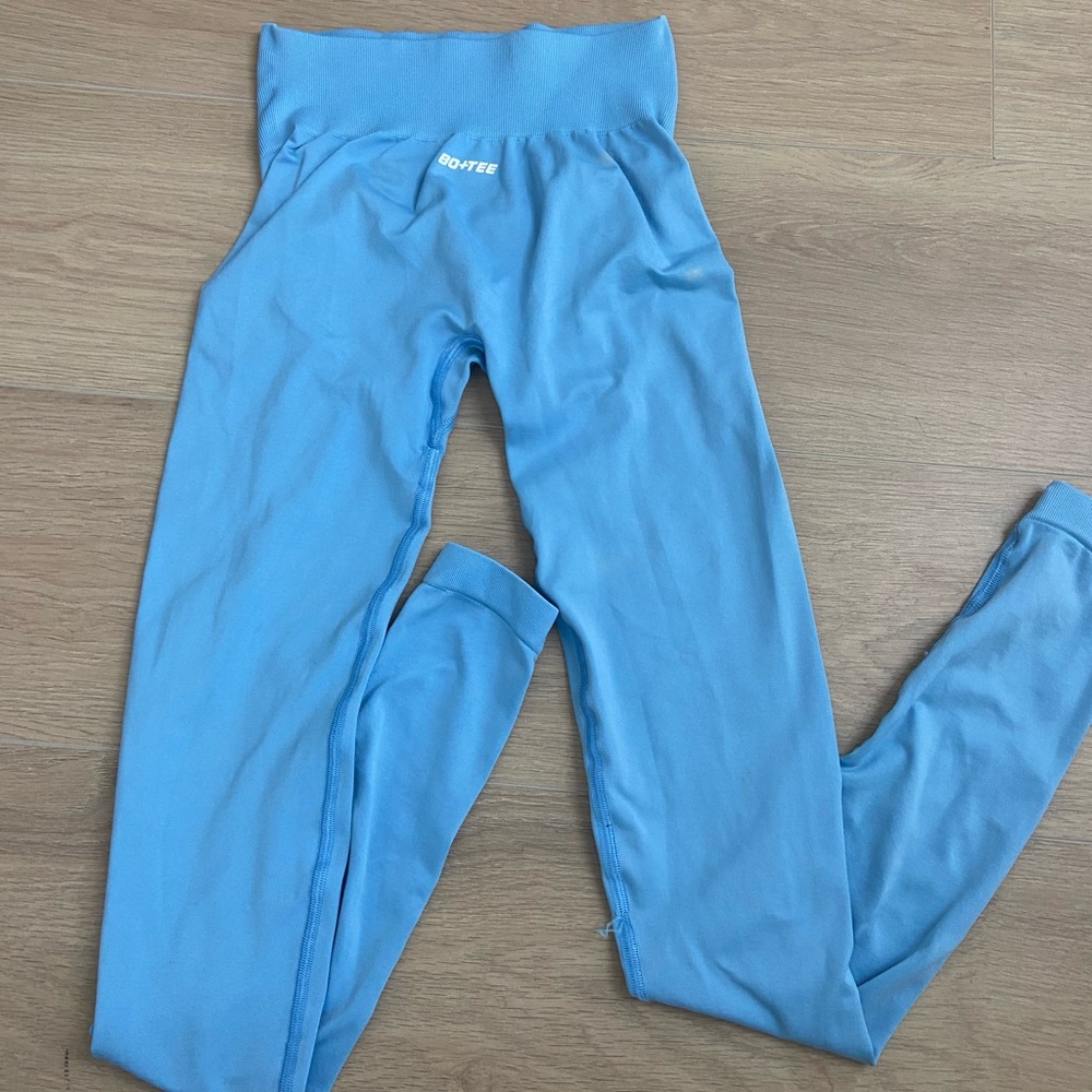 Light Blue Bo + Tee Leggings